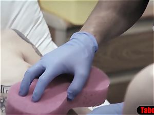doctor gives patient a sponge bathtub and vaginal study